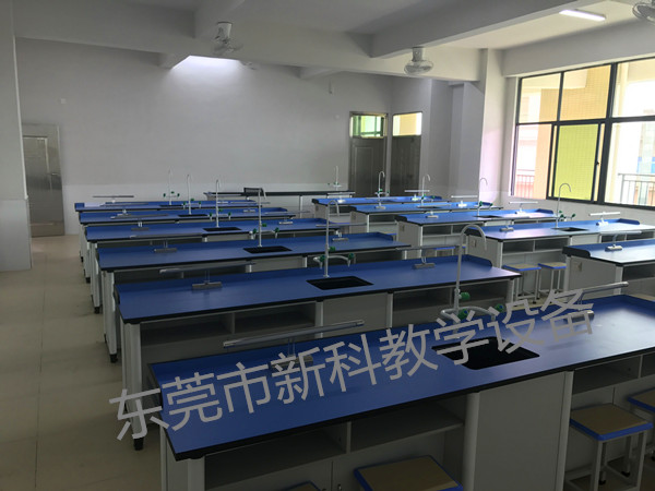 未來教育裝備行業(yè)的發(fā)展趨勢和現代教育技術的應用