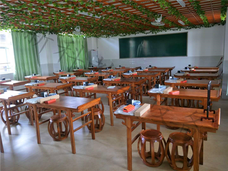 <a href='http://m.huajiawangjun.com/chanpin/57-1.html' target='1' style='font-size:18px; font-weight:bold; color:#000000;'>書法功能室</a>設備