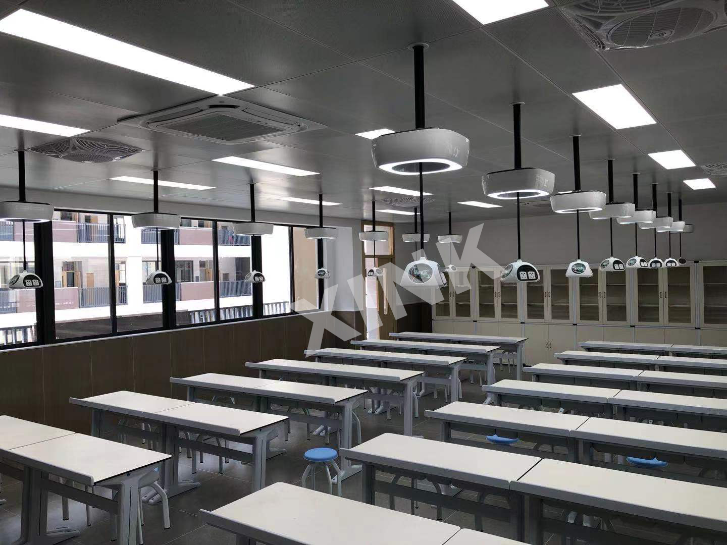 吊裝<a href='http://m.huajiawangjun.com/' target='1' style='font-size:14px; font-weight:bold; color:#0080ff;'>物理實驗室</a>