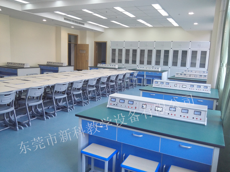 <a href='http://m.huajiawangjun.com/' target='1' style='font-size:14px; font-weight:bold; color:#0080ff;'>物理實驗室</a>教室