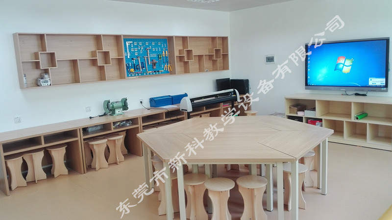 <a href='http://m.huajiawangjun.com' target='1' style='font-size:14px; font-weight:bold; color:#0080ff;'>創客實驗室</a>