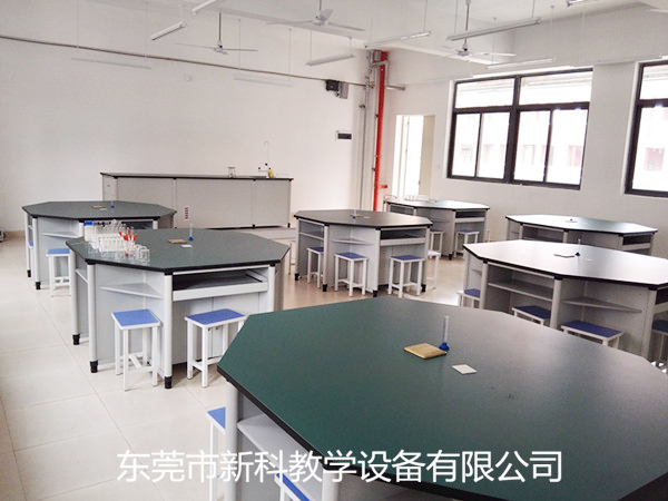 <a href='http://m.huajiawangjun.com/' target='1' style='font-size:14px; font-weight:bold; color:#0080ff;'>物理實驗室</a>設備