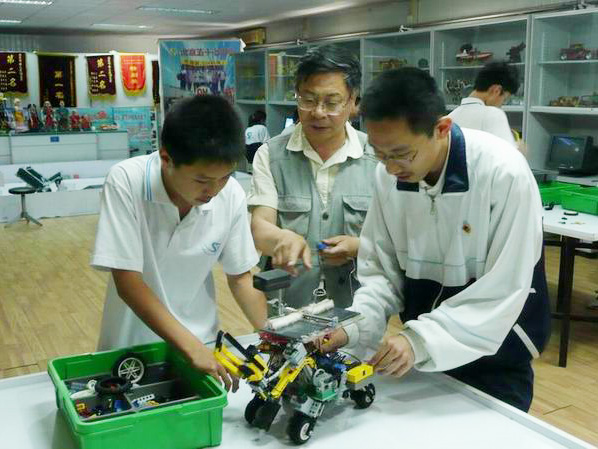 <a href='http://m.huajiawangjun.com/chanpin/60-1.html' target='1' style='font-size:18px; font-weight:bold; color:#000000;'>機(jī)器人功能室</a>5