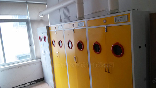 <a href='http://m.huajiawangjun.com/products/67-1.html' target='1' style='font-size:18px; font-weight:bold; color:#000000;'>氣瓶柜</a>案例